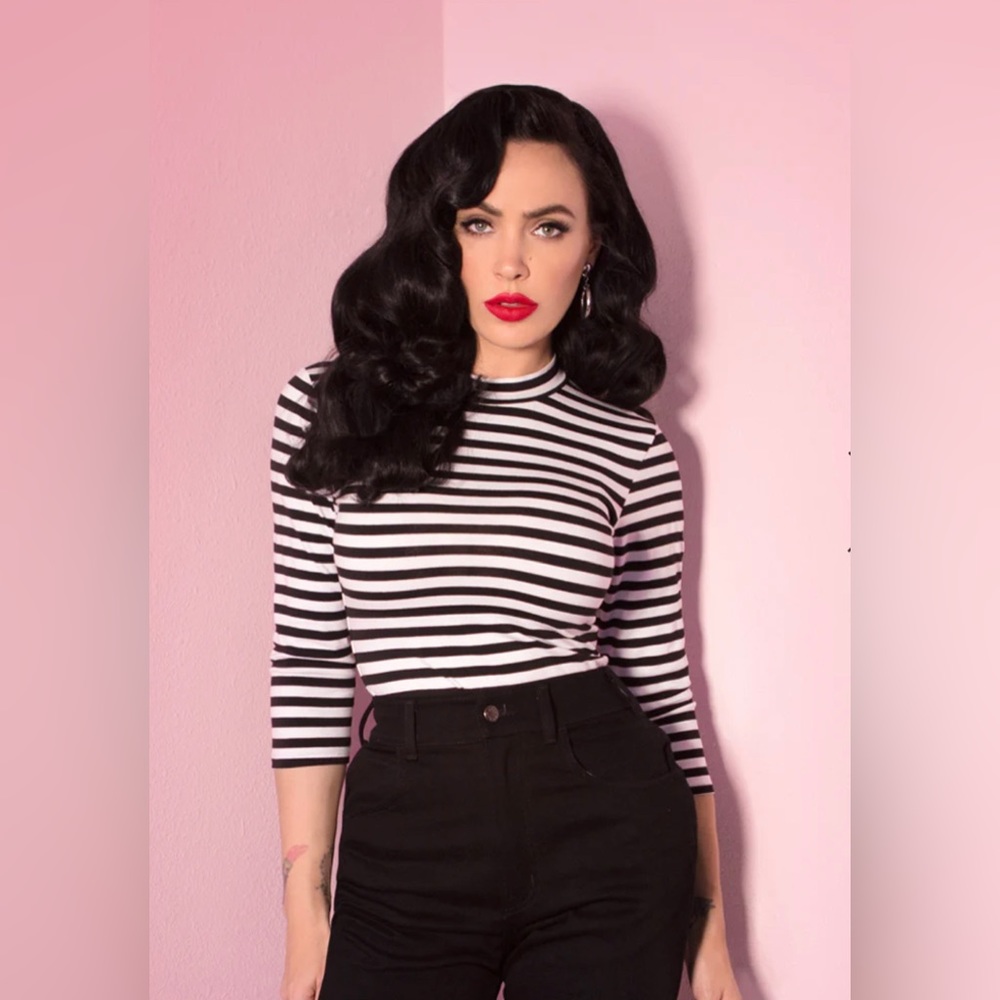 BAD GIRL 3/4 SLEEVE TOP IN BLACK AND WHITE STRIPES - VIXEN BY MICHELINE PITT